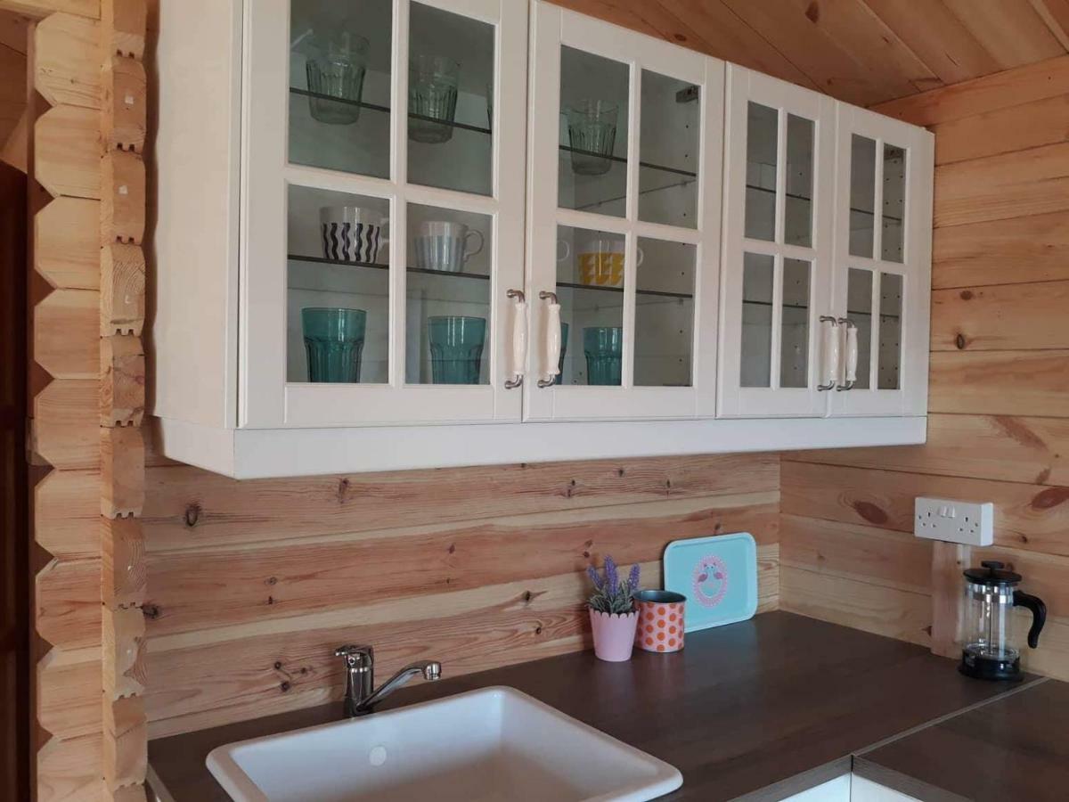 Cyprus Glamping Park Hotel Agios Theodoros ภายนอก รูปภาพ