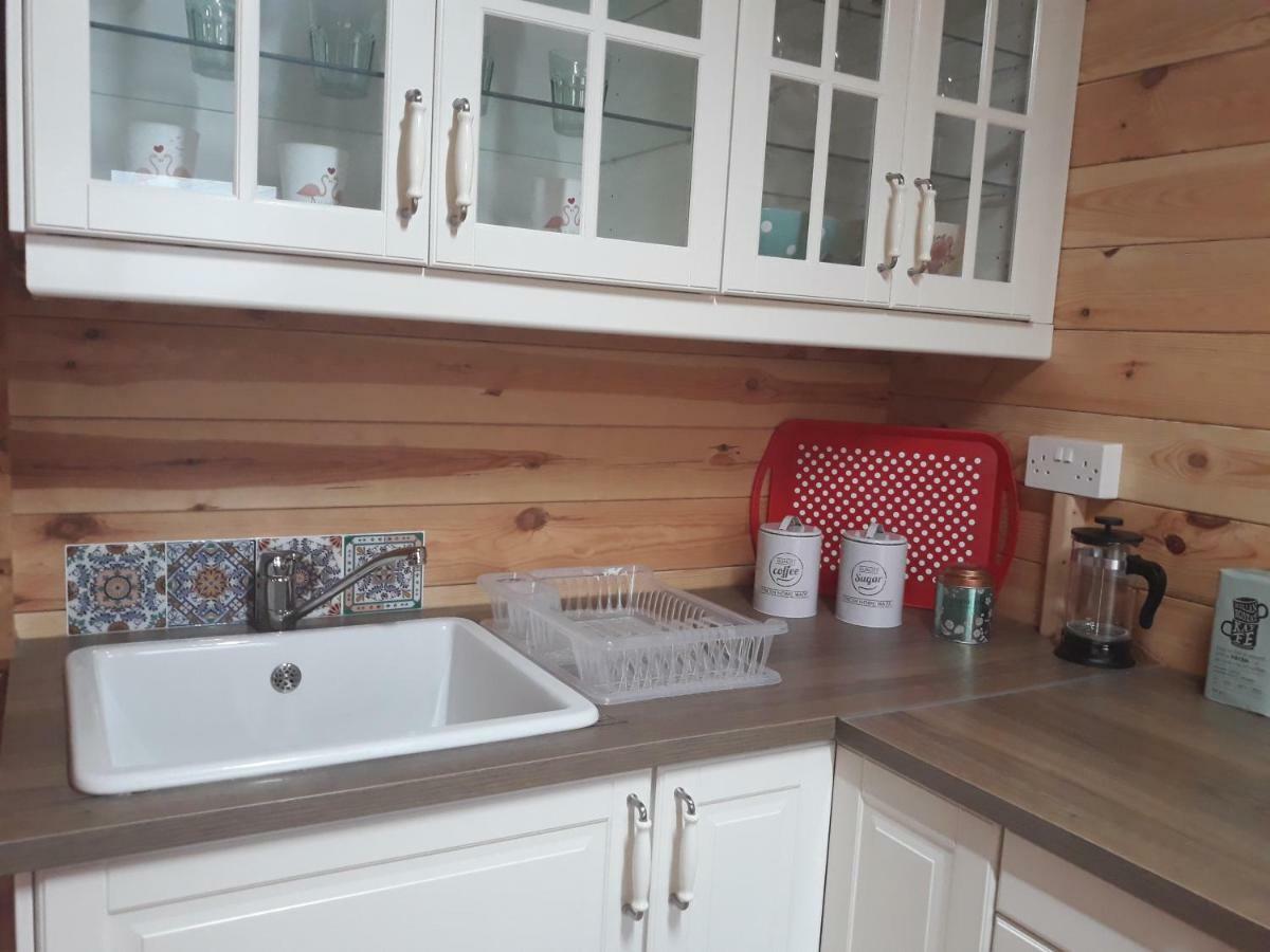 Cyprus Glamping Park Hotel Agios Theodoros ภายนอก รูปภาพ